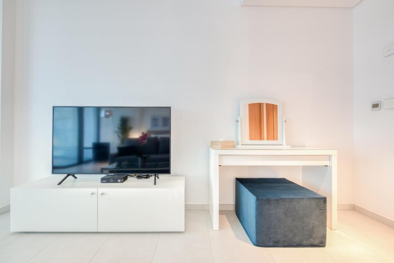 Maison Privee - Luxury, Spacious, Modern Near Burj Khalifa And Dubai Canal Bagian luar foto